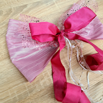 Schleife Unifarben (3-lagig) - Rosa - Pink - mit Perlenband
